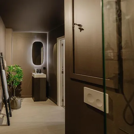 Raibu Hotel *